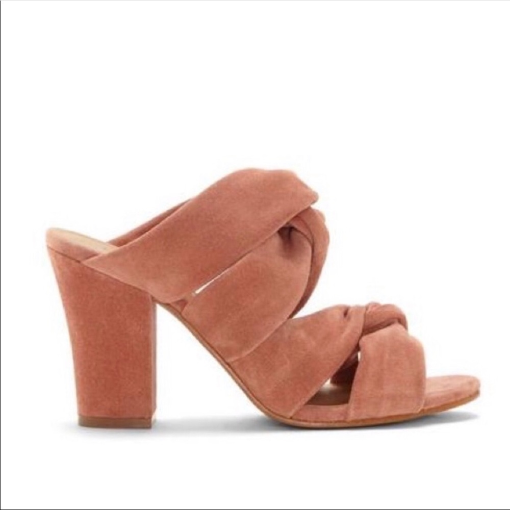 🍀LUCKY BRAND Twisted Suede Sandal🍀